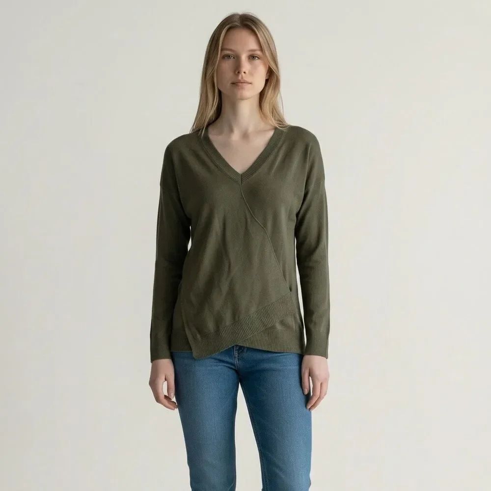 Suzy Shier Solid Olive Green V-Neck Tight Knit Sweater Blouse asymmetrical M